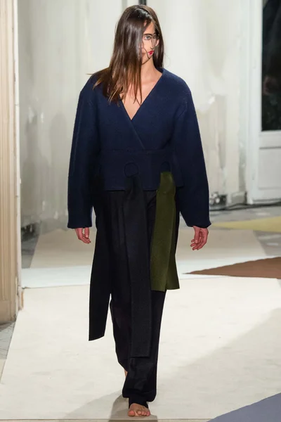 Look 30
